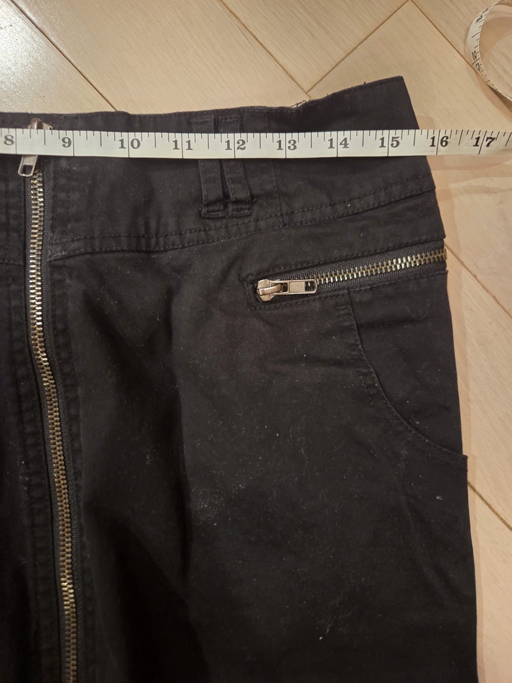 Forever 21 Black Front-Zip Mini Skirt *PLEASE PURCHASE WITH ANOTHER ITEM* - Picture 5 of 5